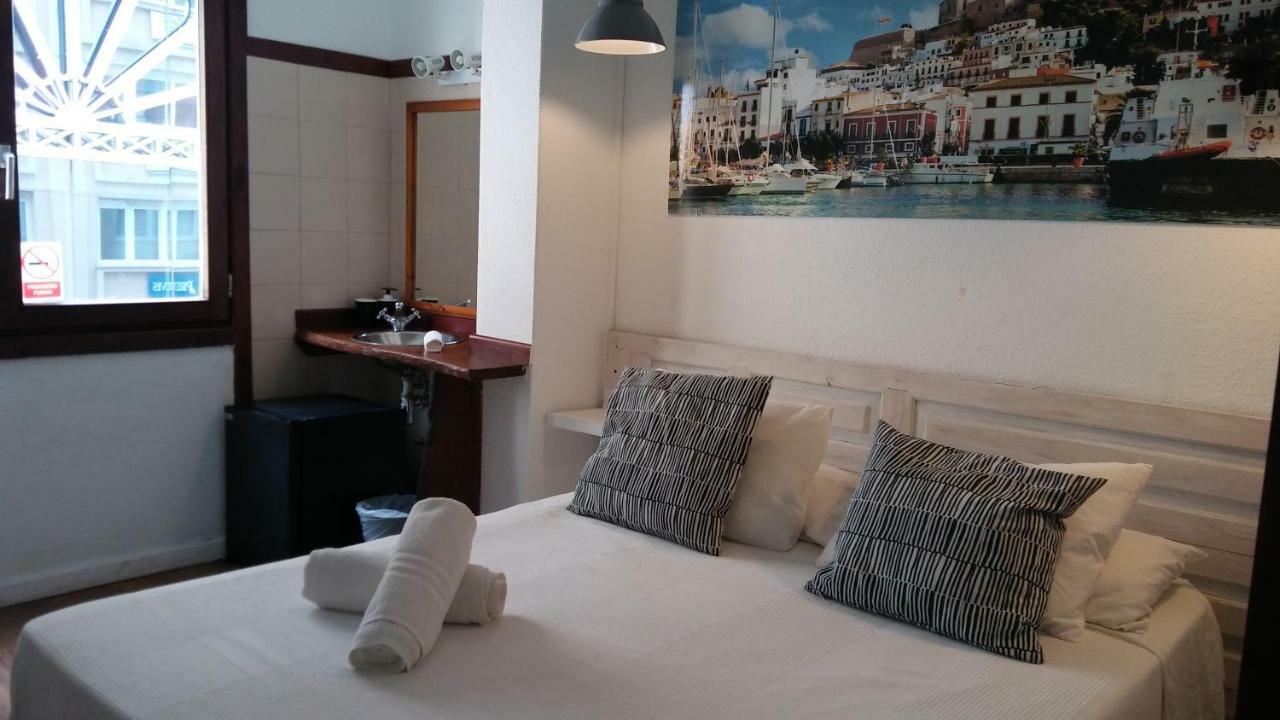 Deluxe Double Room Shower